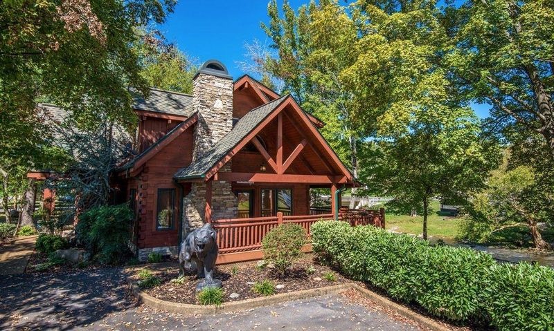 4003 S River Rd, Pigeon Forge, TN 37863
