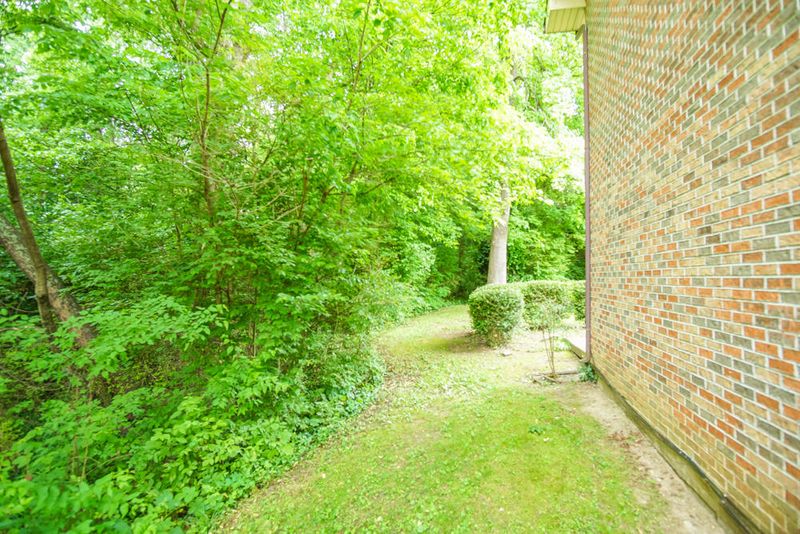 4003 Valley View Dr #Apt 5, Knoxville, TN 37917