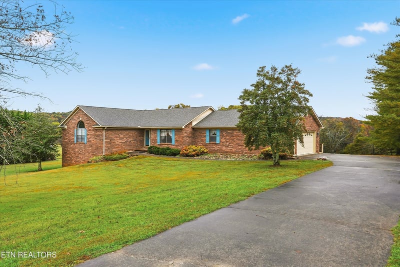 4005 Davis Ford Rd, Maryville, TN 37804