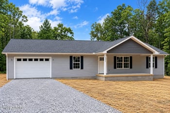 4005 Yellow Knife Dr, Crossville, TN 38572