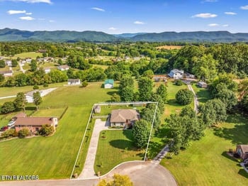 4006 Floyd Dr, Maryville, TN 37804