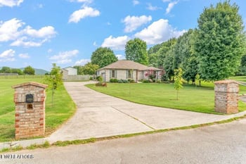 4006 Floyd Dr, Maryville, TN 37804