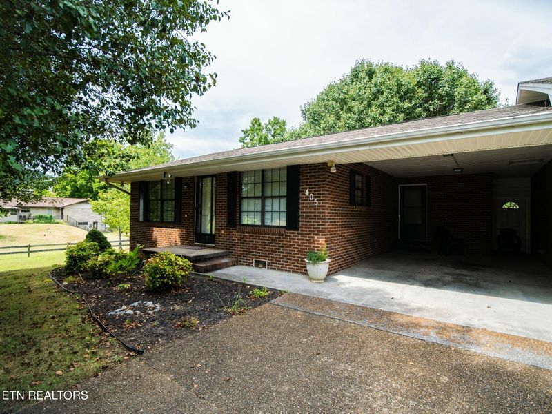 401 405 E Hardin Ln, Sevierville, TN 37862