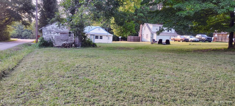 401 E Farrell St, Niota, TN 37826