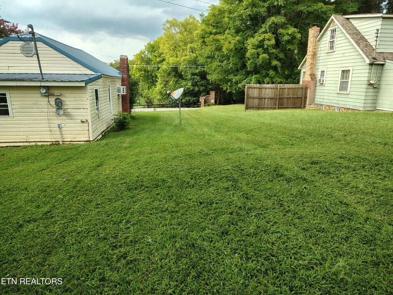401 E Farrell St, Niota, TN 37826