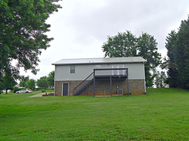 401 Golf View Dr, Maryville, TN 37801