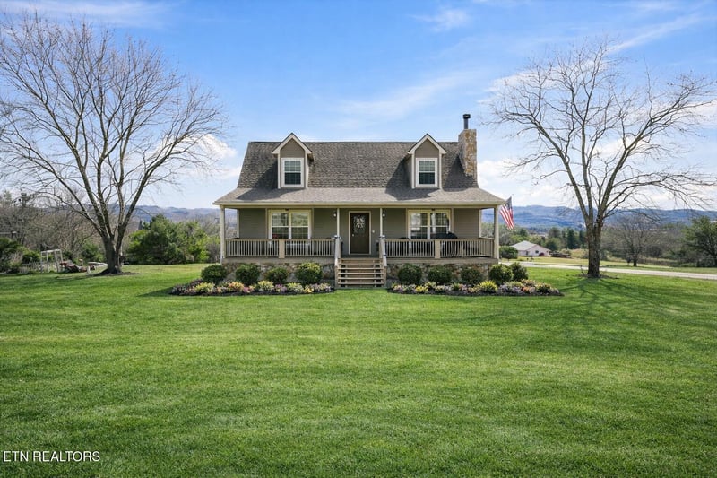 401 Klondike Cir, Kodak, TN 37764
