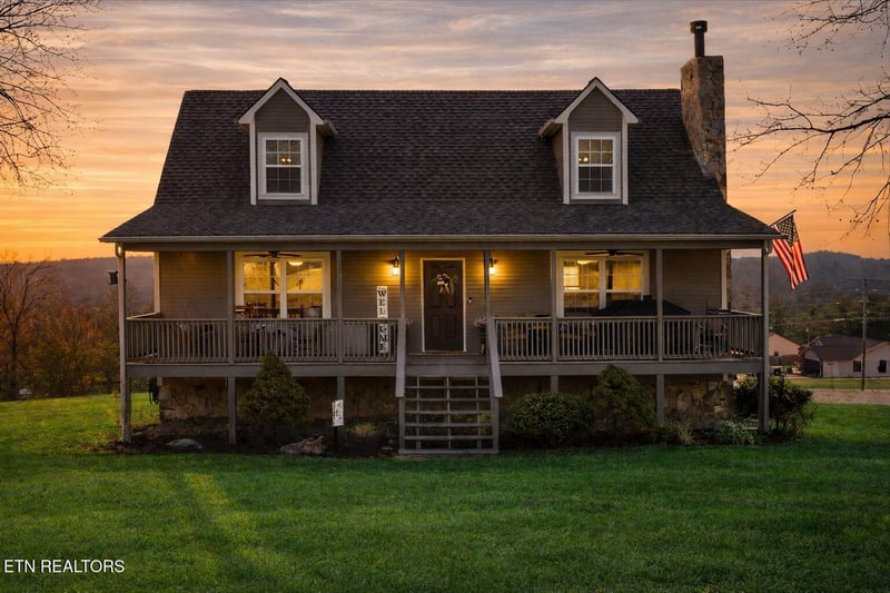 401 Klondike Cir, Kodak, TN 37764
