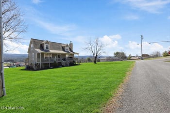 401 Klondike Cir, Kodak, TN 37764