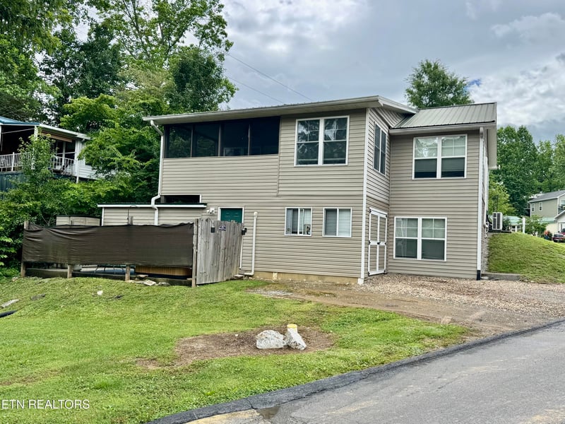 401 Mountain Thrush Dr, Townsend, TN 37882