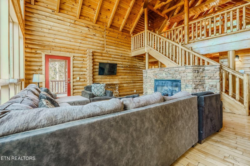401 Pinnacle Vista Rd, Gatlinburg, TN 37738