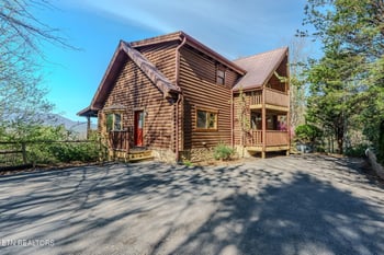401 Pinnacle Vista Rd, Gatlinburg, TN 37738