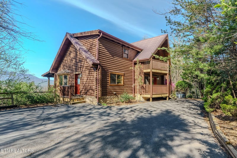 401 Pinnacle Vista Rd, Gatlinburg, TN 37738