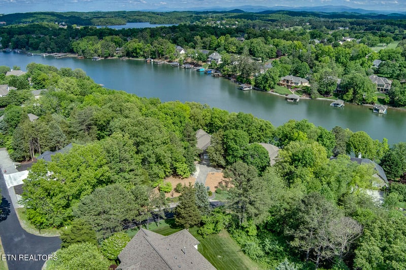 401 Shawnee Pl, Loudon, TN 37774