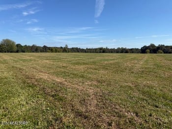 401 Smith Rd, Crossville, TN 38571