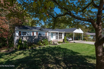 401 W Ridgecrest Dr, Kingston, TN 37763