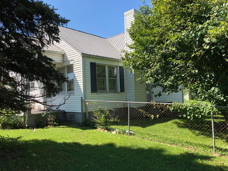 401 W Willson St, Niota, TN 37826
