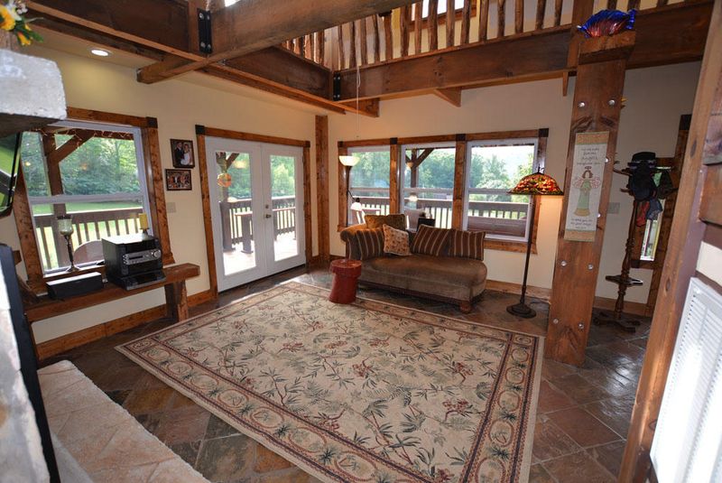 4011 Wears Cove Rd, Sevierville, TN 37862