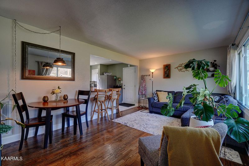 4012 Wayne Dr, Knoxville, TN 37914