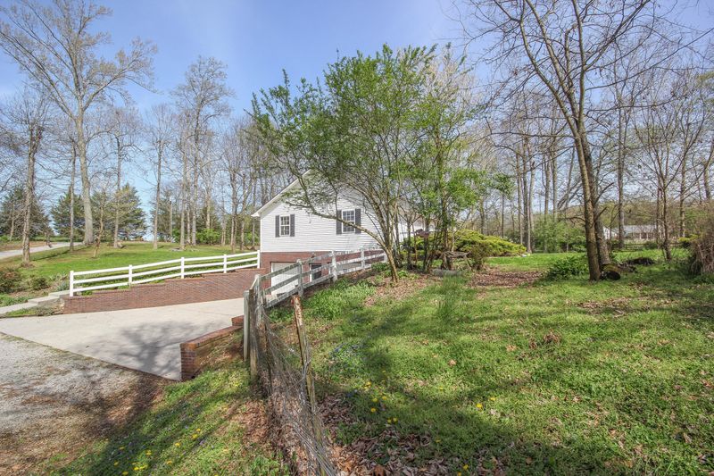 4017 Lowes Ferry Rd, Louisville, TN 37777