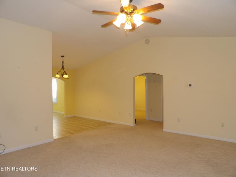 4017 Sioux Rd, Crossville, TN 38572