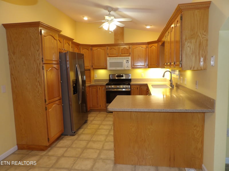 4017 Sioux Rd, Crossville, TN 38572