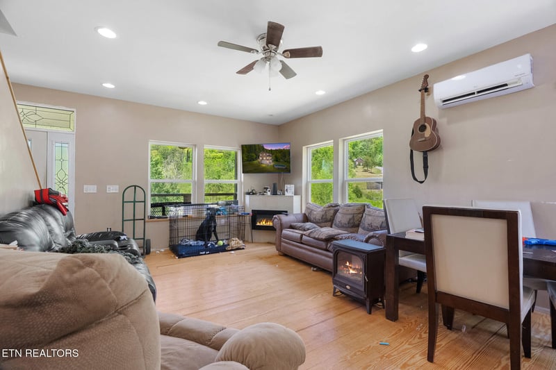 4018 Jones Cove Rd, Sevierville, TN 37876