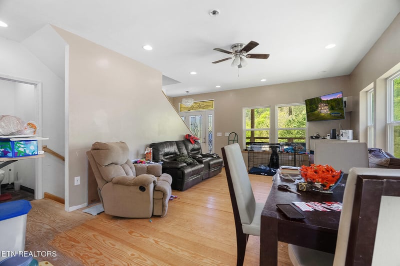 4018 Jones Cove Rd, Sevierville, TN 37876