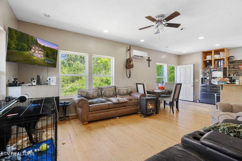 4018 Jones Cove Rd, Sevierville, TN 37876