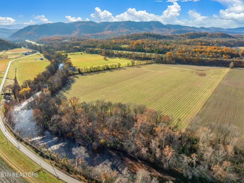 4019 E Lamar Alexander Pkwy, Walland, TN 37886