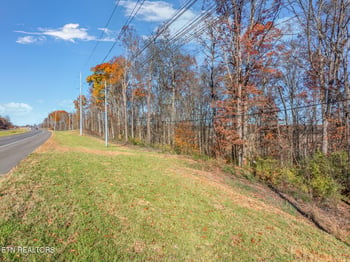 4019 E Lamar Alexander Pkwy, Walland, TN 37886