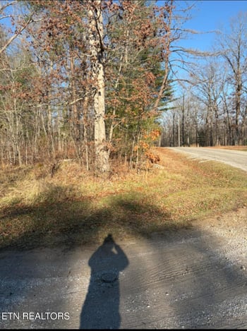 402 Acoma Dr, Crossville, TN 38572
