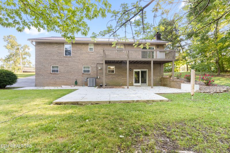 402 Carters Chapel Rd, Lenoir City, TN 37771