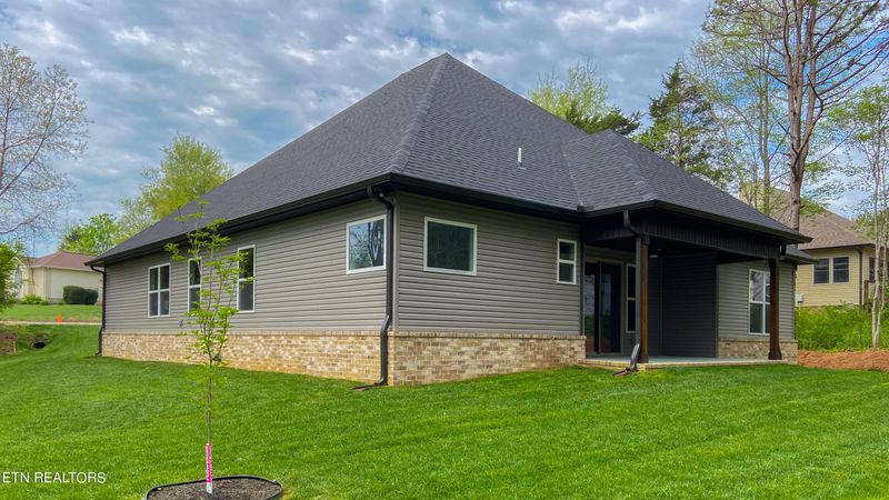 402 Elokwa Pl, Loudon, TN 37774