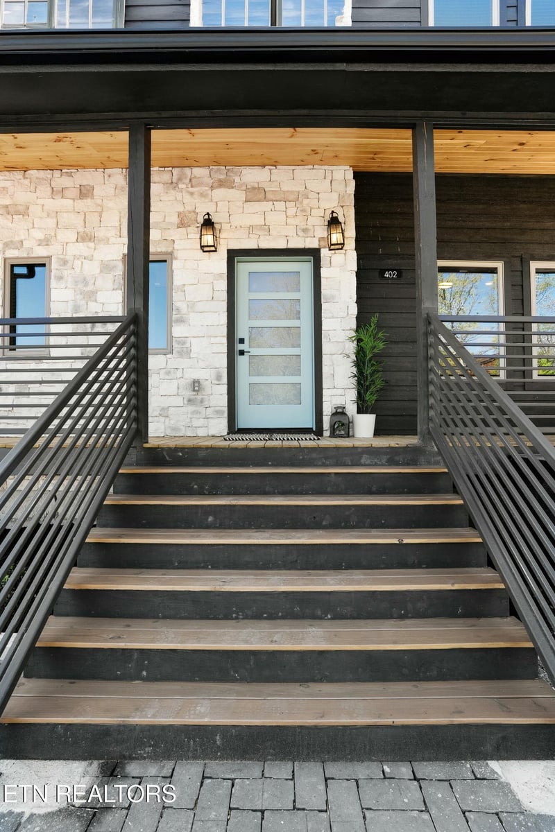 402 Hatchet Way, Pigeon Forge, TN 37863