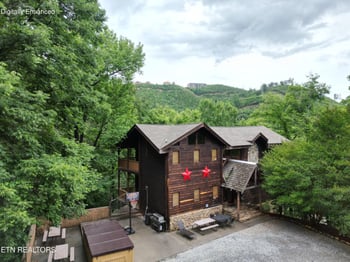 402 Laurel Ave, Gatlinburg, TN 37738