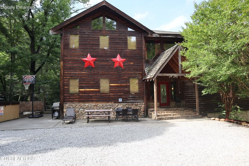 402 Laurel Ave, Gatlinburg, TN 37738