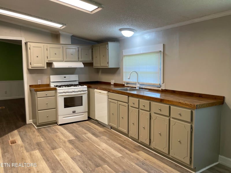 402 Long St, Englewood, TN 37329