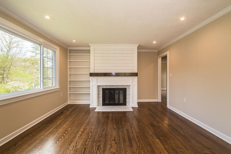 402 Maple Loop Rd, Knoxville, TN 37920