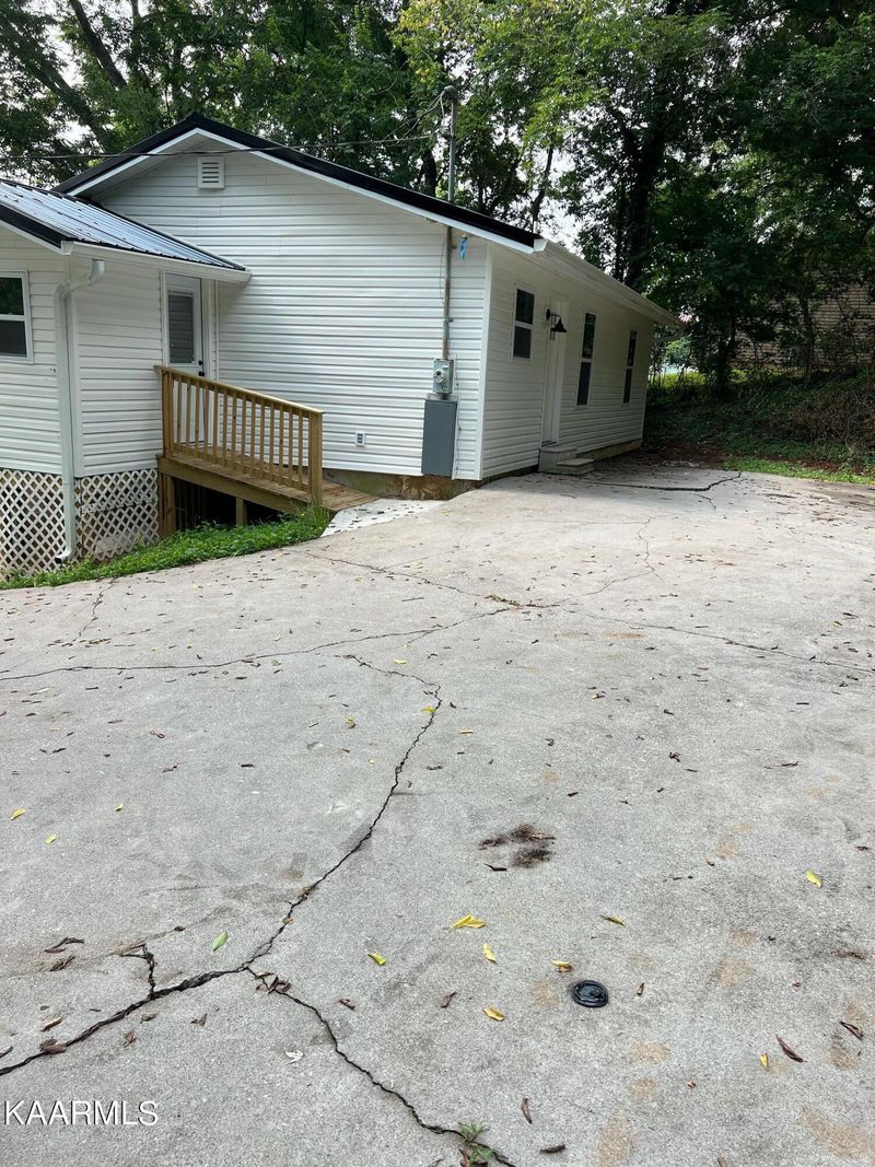 402 Marshall St, Clinton, TN 37716