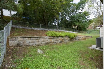 402 N G St, Lenoir City, TN 37771