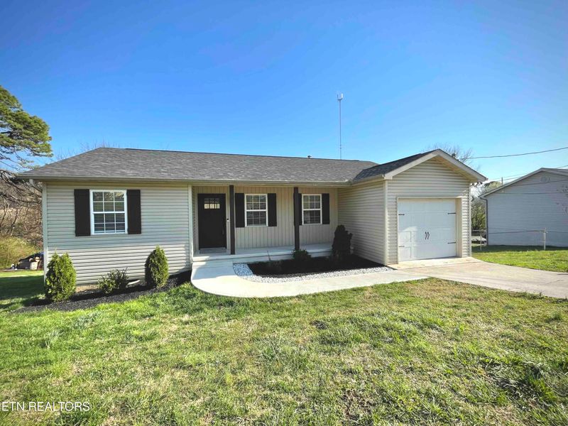 402 NE Sharp Ln, Knoxville, TN 37912