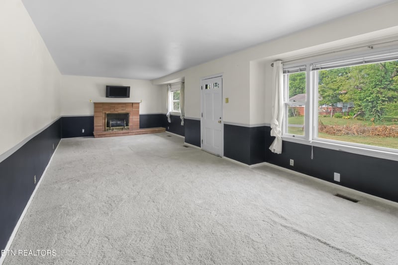 402 Stone Rd, Knoxville, TN 37920