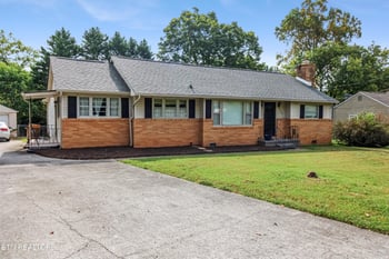 402 Stone Rd, Knoxville, TN 37920
