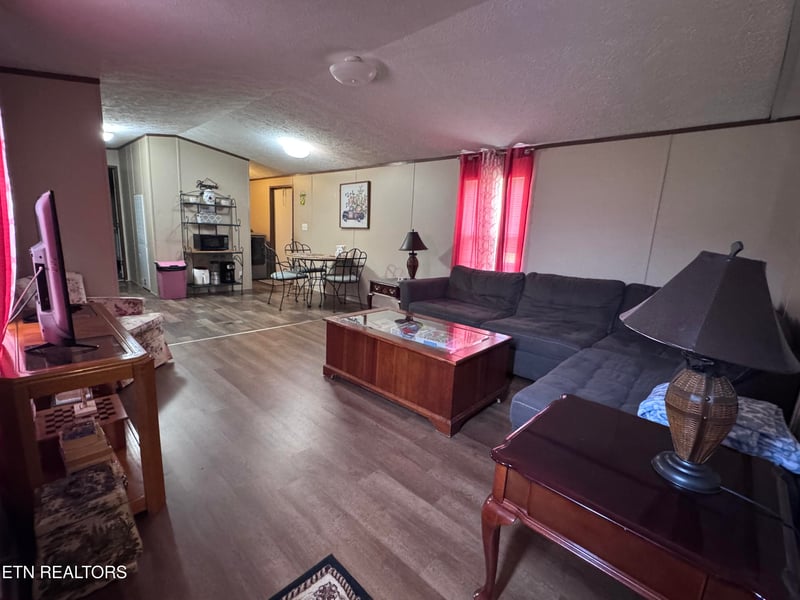 402 Stout Town Rd, Blaine, TN 37709
