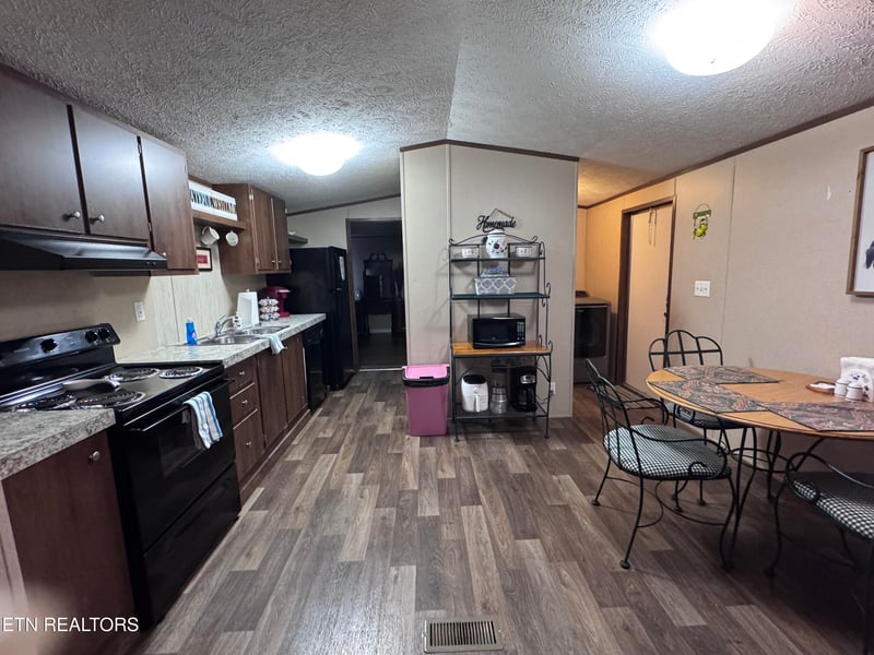 402 Stout Town Rd, Blaine, TN 37709