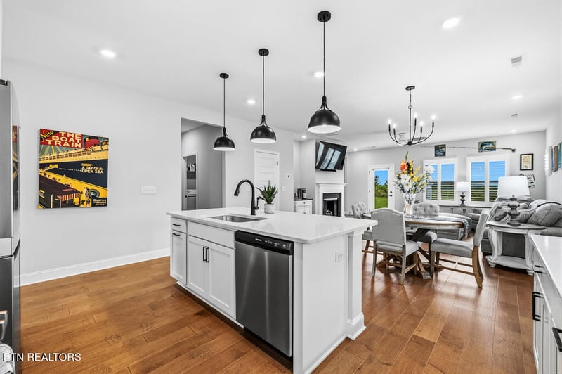 402 Sugar Maple Trail Tr, Lenoir City, TN 37771