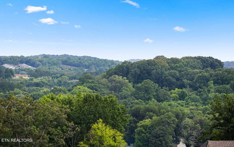 402 Sugar Maple Trail Tr, Lenoir City, TN 37771