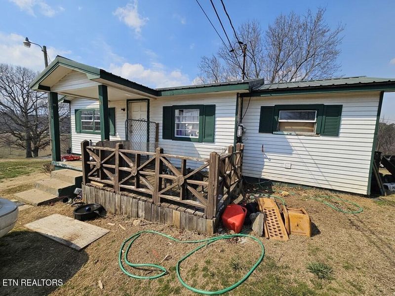 4020 W Wade Rd, Loudon, TN 37774