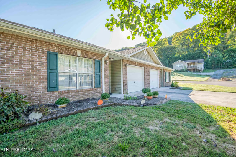 4022 Darwin Way, Knoxville, TN 37918